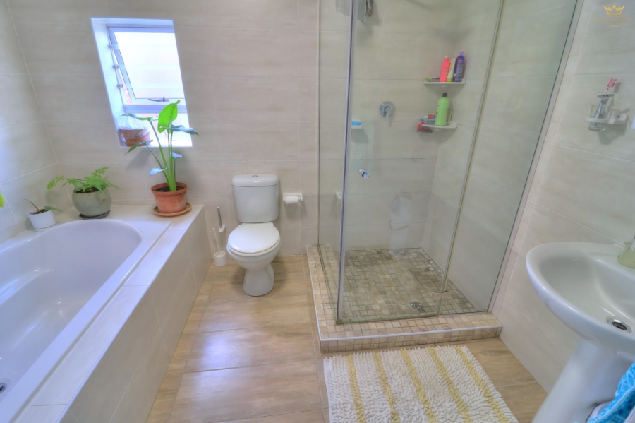 4 Bedroom Property for Sale in Bettys Bay Western Cape
